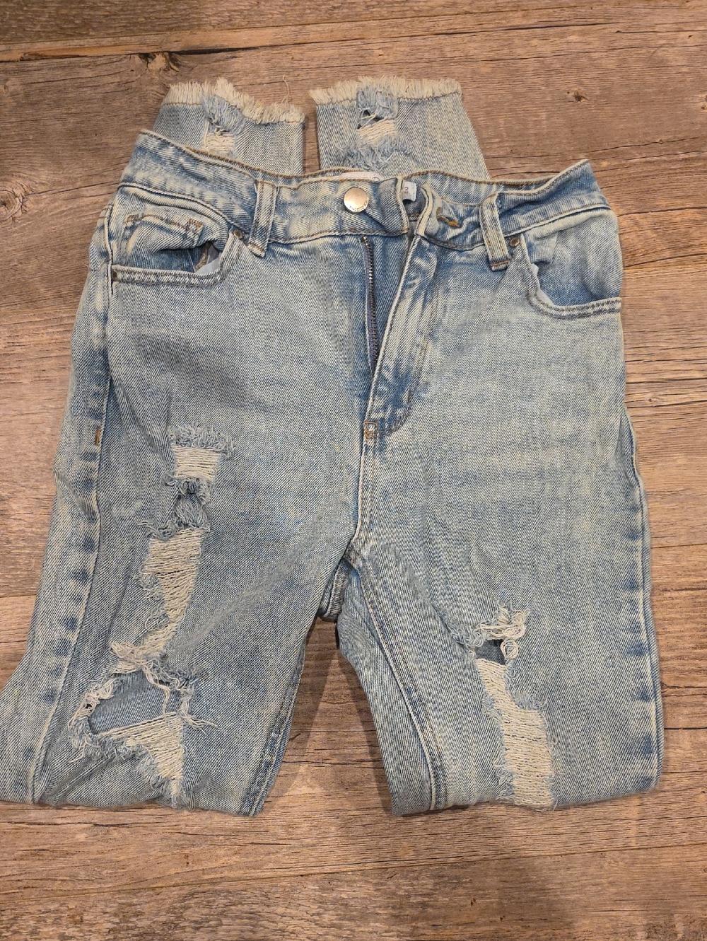 Tinseltown Light Blue Distressed Ankle Jeans